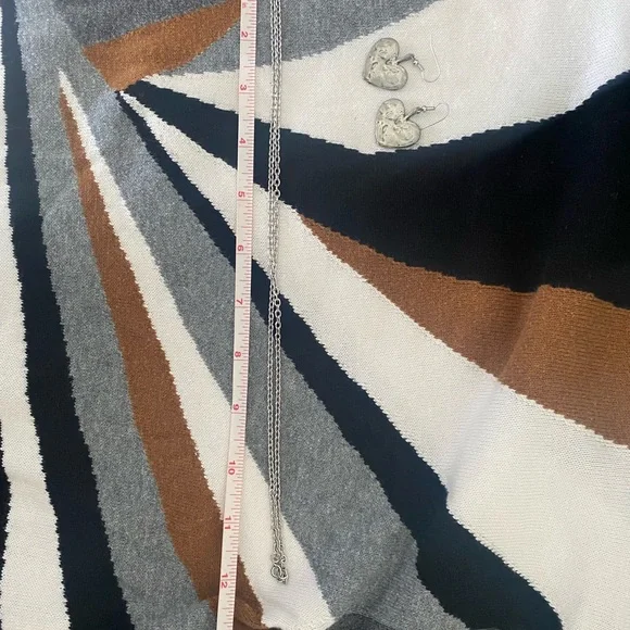 HEART NECKLACE and EARRING SET - Picture 4 of 7